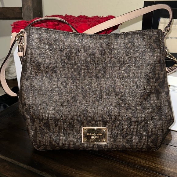 Michael Kors Satchel Monogram - Picture 1 of 4